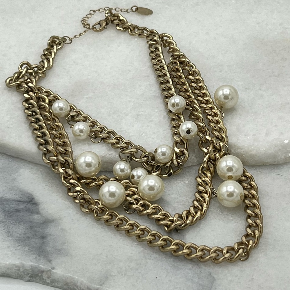 ✔️Gold Triple Chunky Chain Necklace with Various Sized Hanging Pearls - Picture 14 of 16